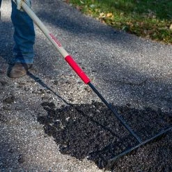 Razor-Back 14-Tine Asphalt Rake 19 Razor-Back 14-Tine Asphalt Rake -Cheap Garden Center Store razor back landscaping rakes 63125 44 1000