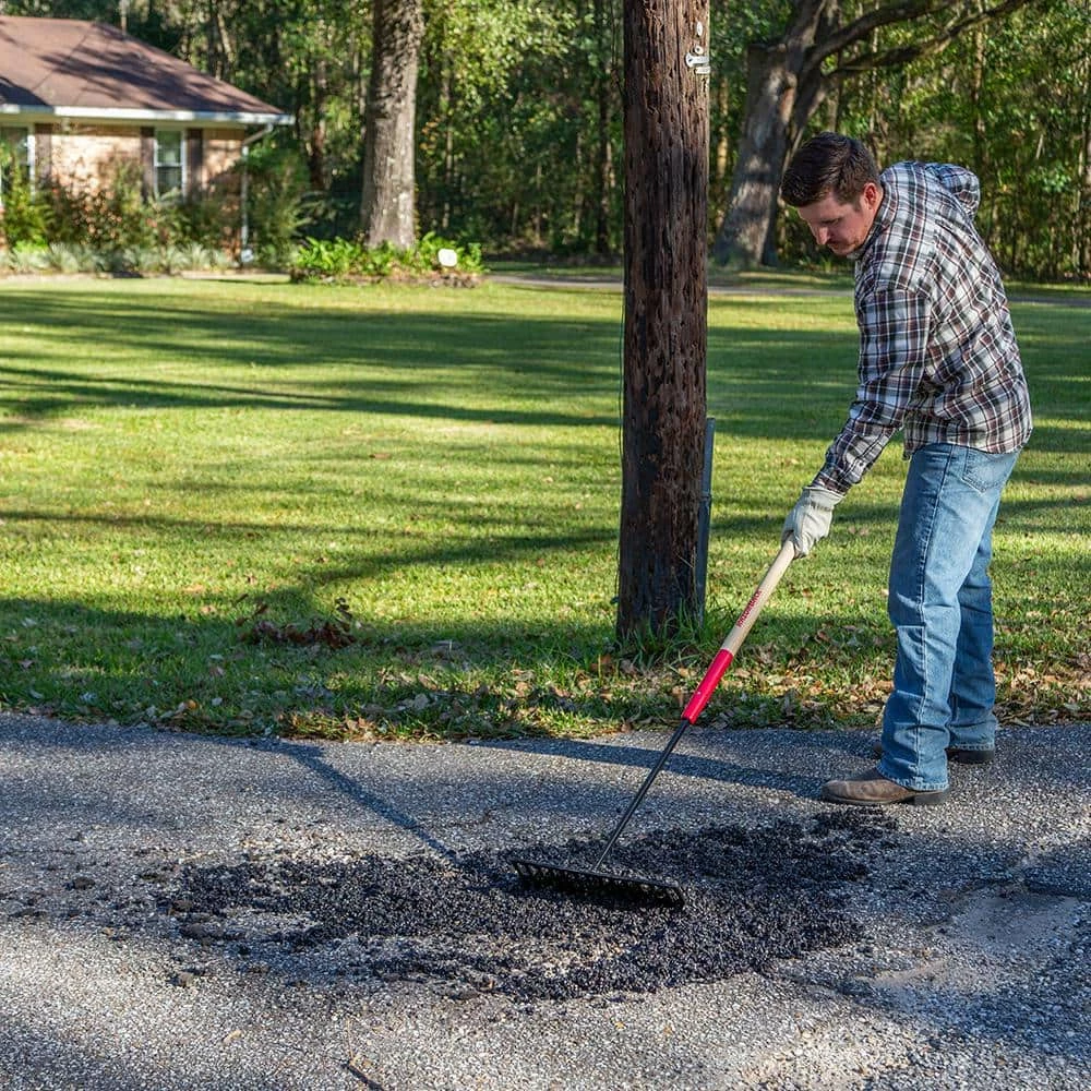 Razor-Back 14-Tine Asphalt Rake 9 Razor-Back 14-Tine Asphalt Rake - Image 7