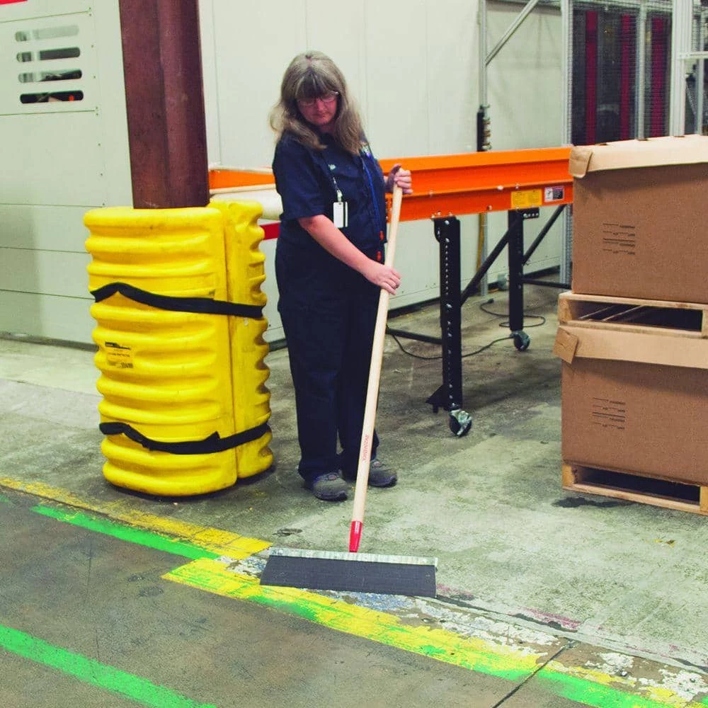 Razor-Back 22 in. lndustrial Floor Scraper 4 Razor-Back 22 in. lndustrial Floor Scraper - Image 2